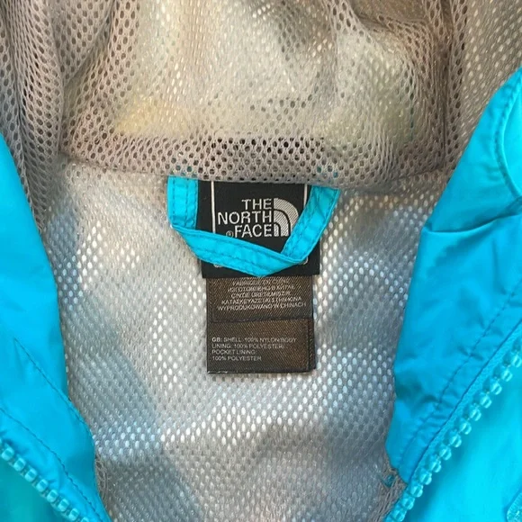 Girl’s The North Face Lightweight Windbreaker/Rain Coat. Size Large 14/16.